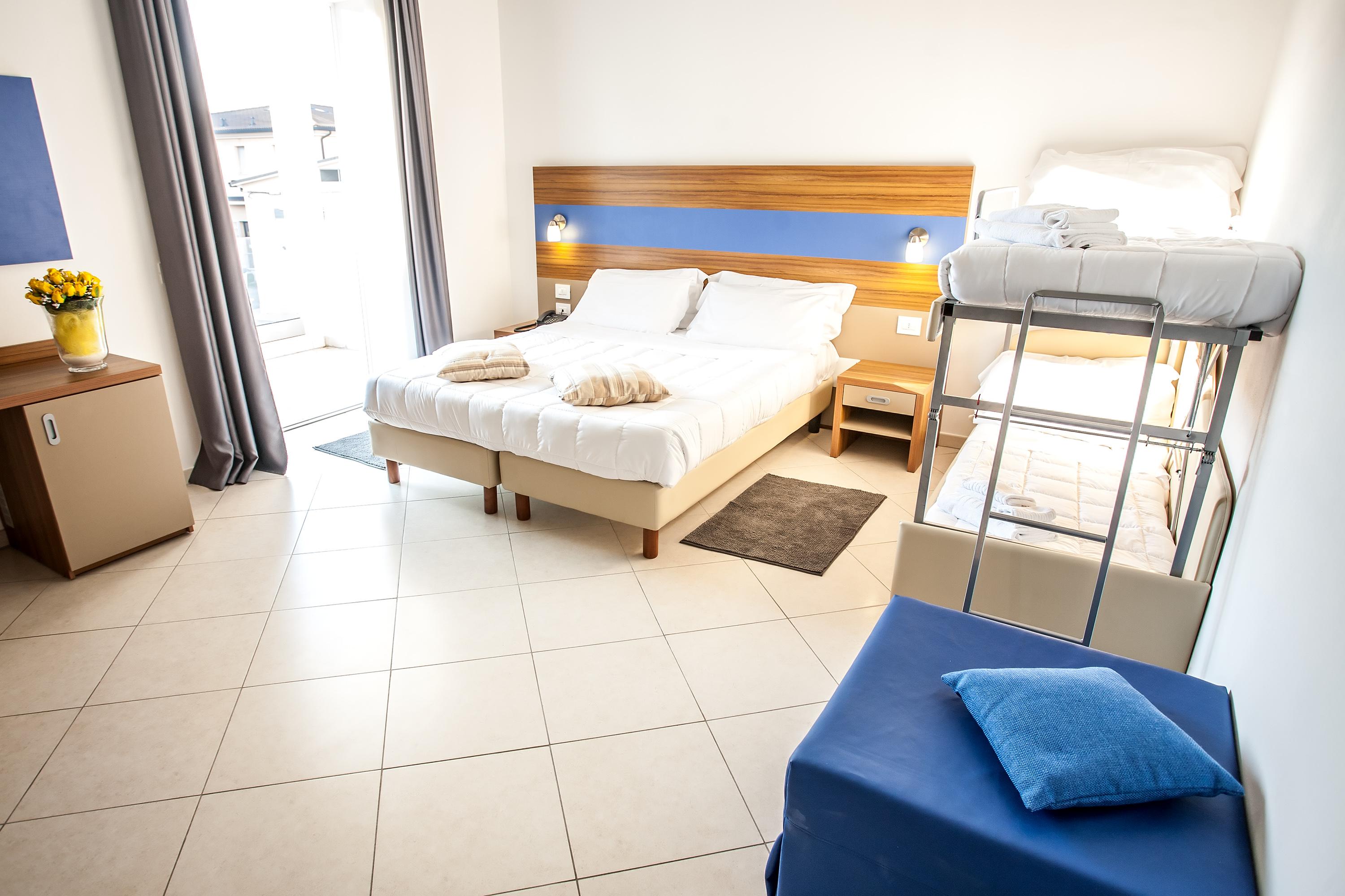 Hotel Oceanomare Punta Marina Exterior photo