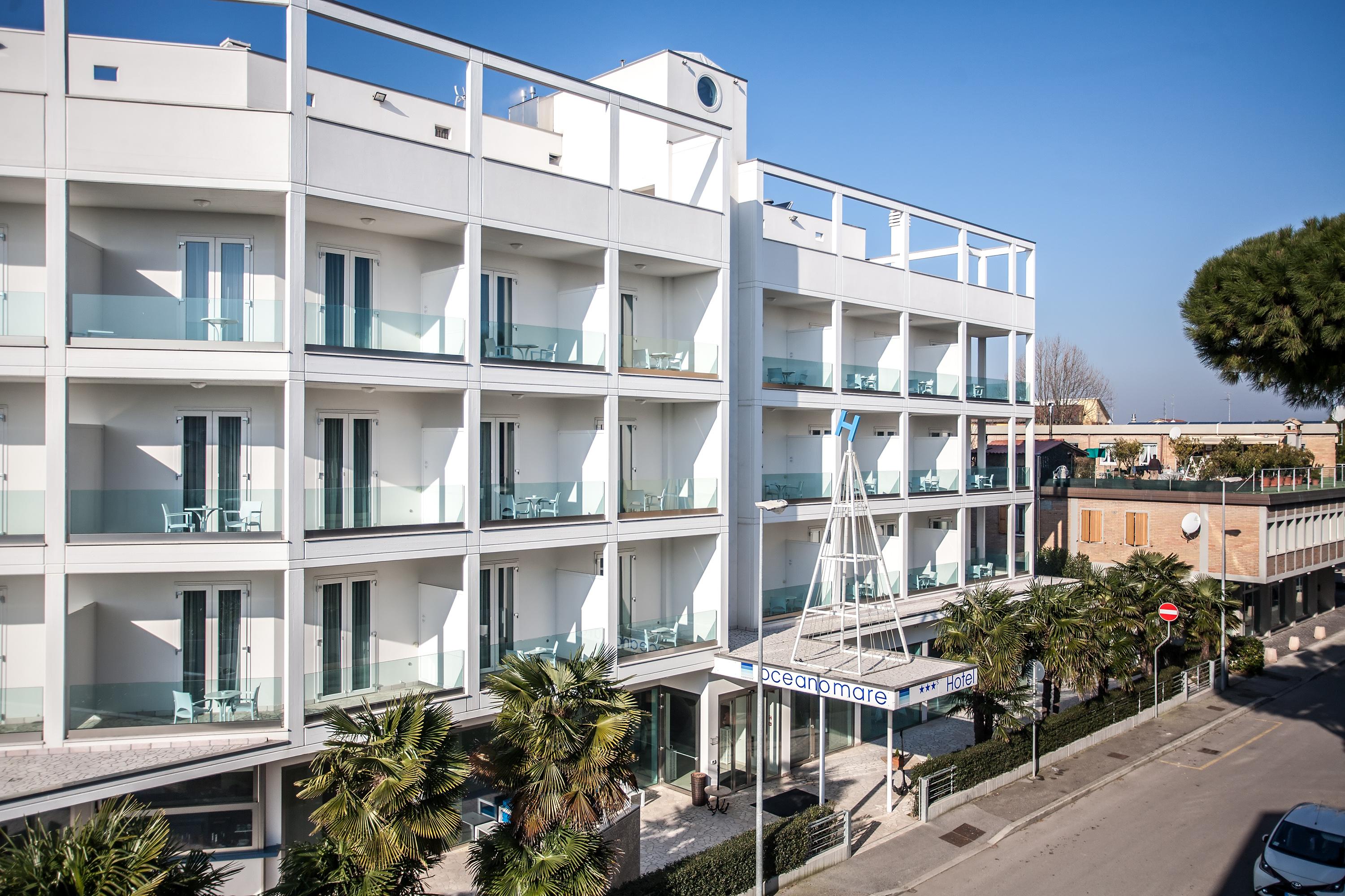 Hotel Oceanomare Punta Marina Exterior photo