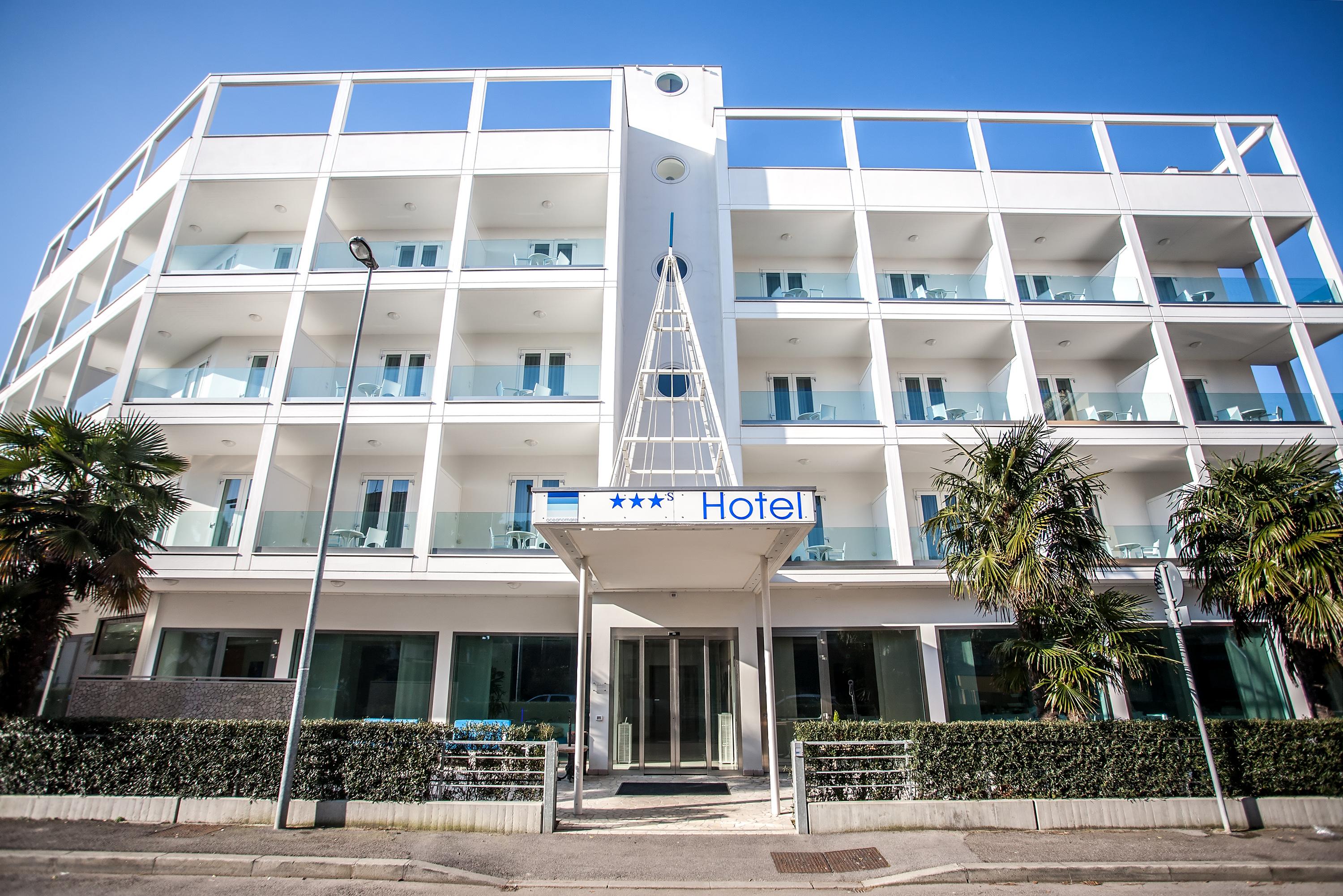 Hotel Oceanomare Punta Marina Exterior photo