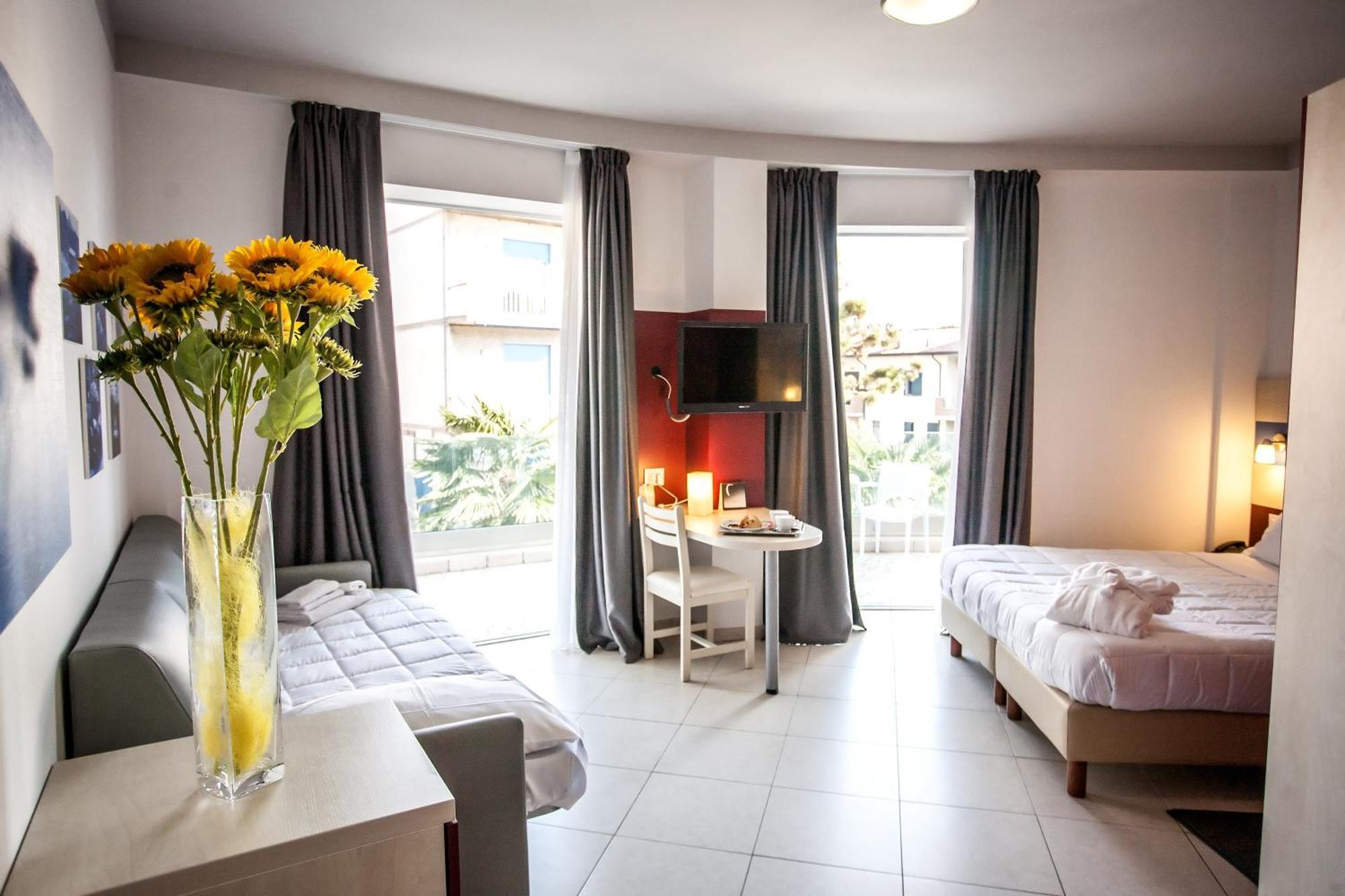 Hotel Oceanomare Punta Marina Room photo